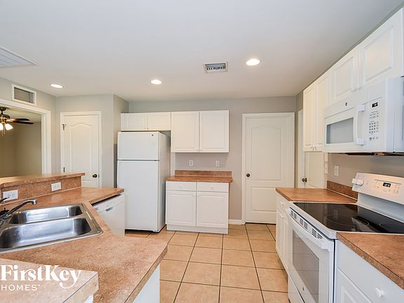5th image of 764 Milano Ave S
