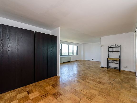 3rd image of 7025 Yellowstone Blvd APT 24L