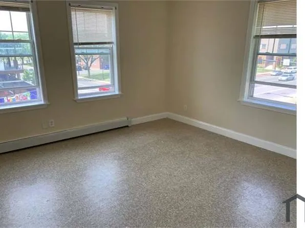 1154 Albany Ave #C8, Hartford, CT 06112