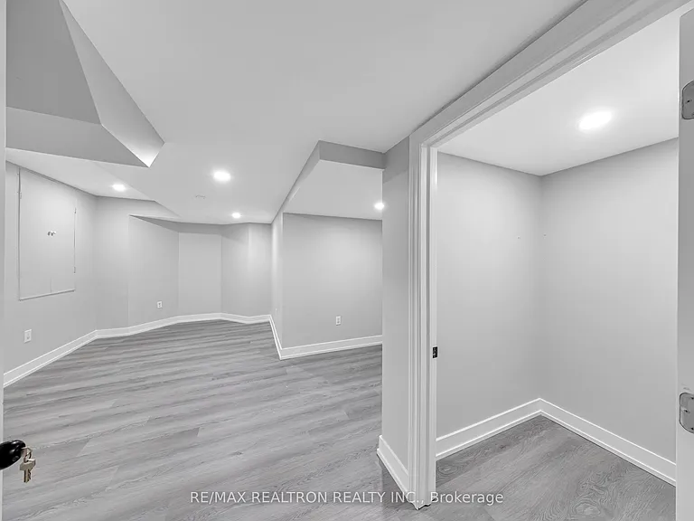 32 Chasser Dr — Photo 12