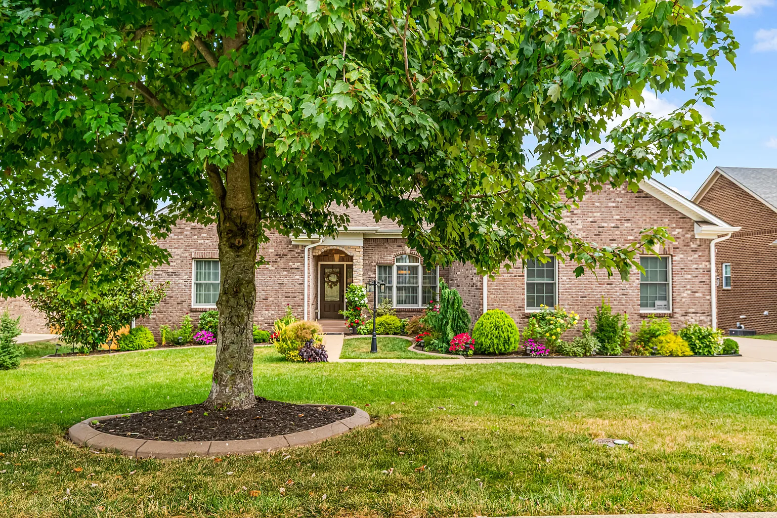 316 Squires Way photo 1