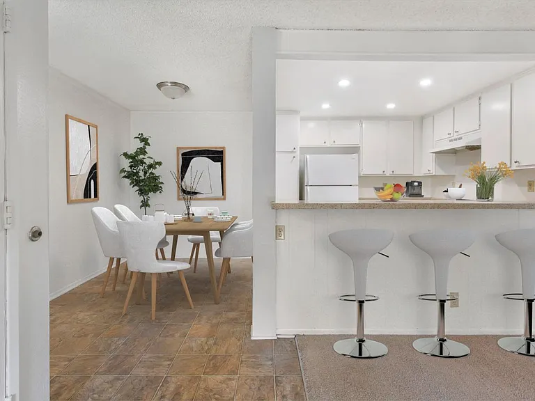 1130 E Alosta Ave — Photo 6
