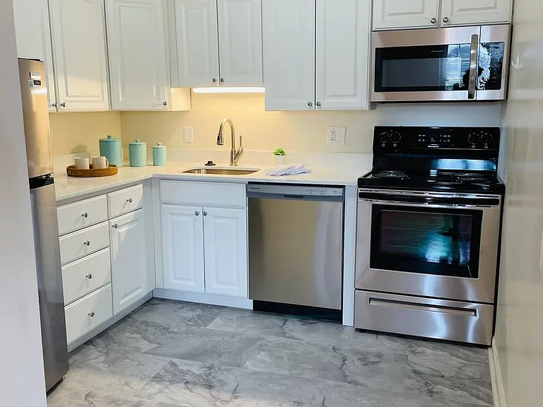 16 W Montgomery Ave — Photo 9