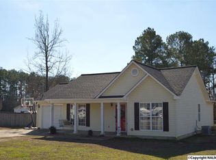 142 Rolling Meadows Rd, Hartselle, AL 35640