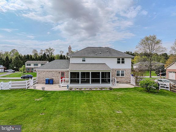 4th image of 129 Honora Dr