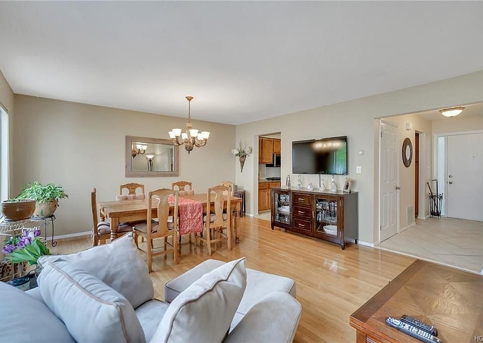 1st image of 458 Country Club Ln