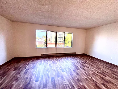 5222 University Way NE #204B Photo 1
