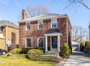 454 Fisher Rd, Grosse Pointe Farms, MI 48230