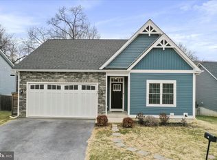 60 Village Cir, Harpers Ferry, WV 25425