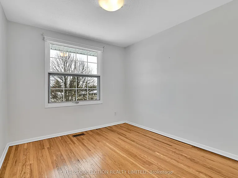 884 Walkley Rd — Photo 23