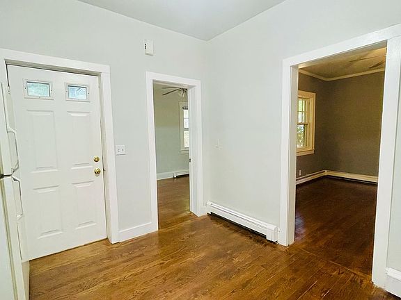 4th image of 98 Grand St