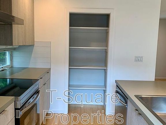 5th image of 4755 Delridge Way SW