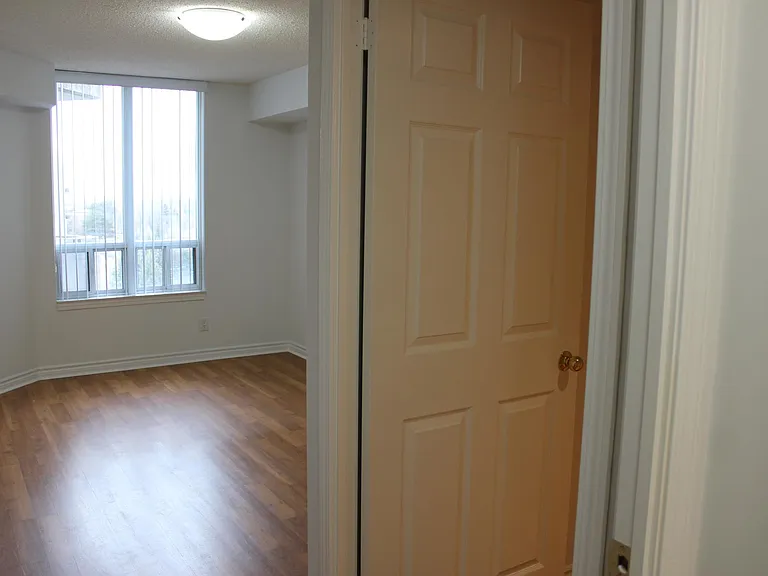 1730 Eglinton Ave E #703 — Photo 6