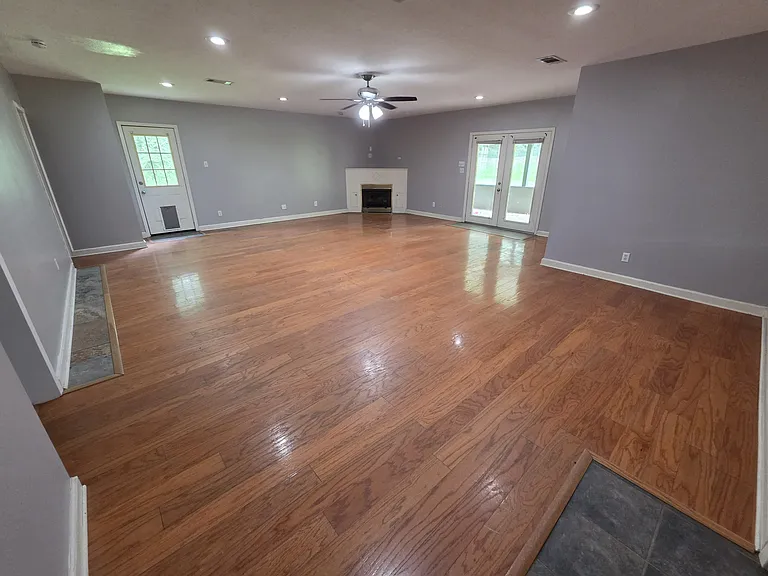 Edgewood Pl — Photo 19