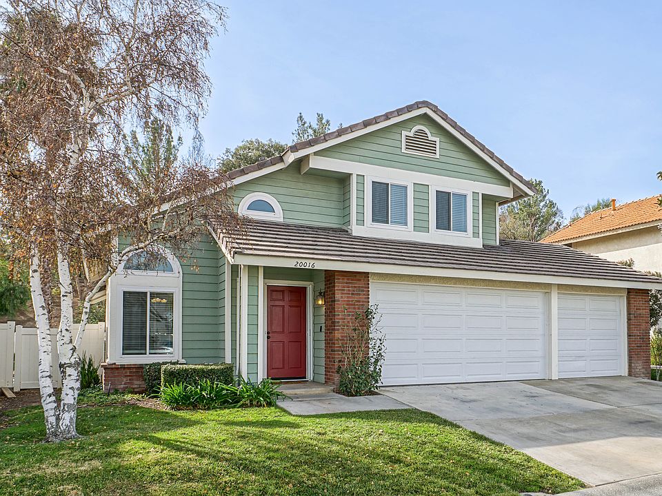 Great curb appeal!