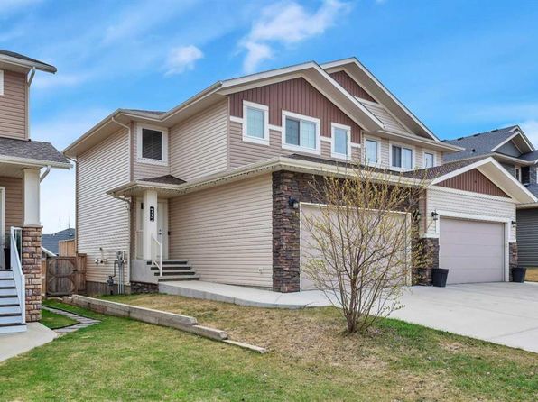 73 W Ebony St, Lacombe, AB T4L 0G3
