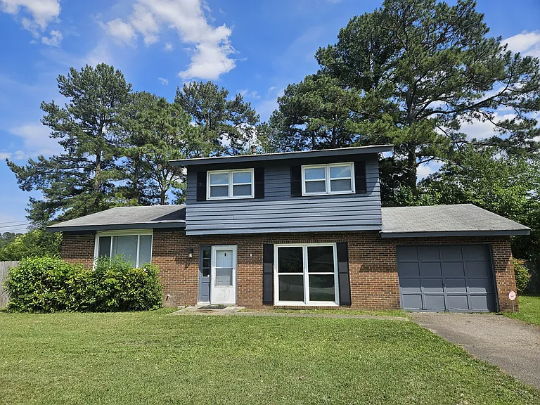 619 Berwick Dr — Photo 1