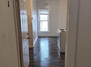 418 Harbor St APT 1, Conneaut, OH 44030