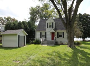3030 Cottonwood Ct, Burlington, WI