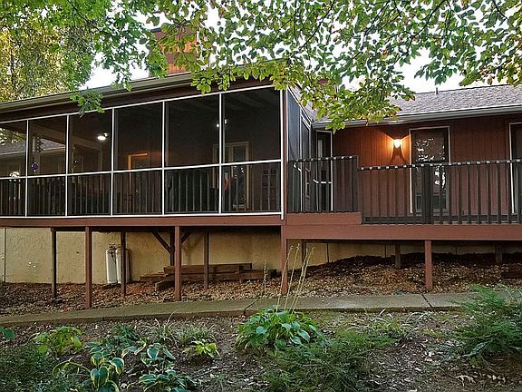 Screened in porch & deck