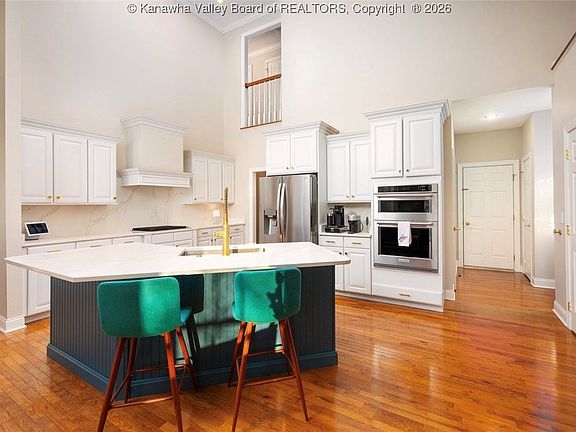 4th image of 1028 Crestmont Rd