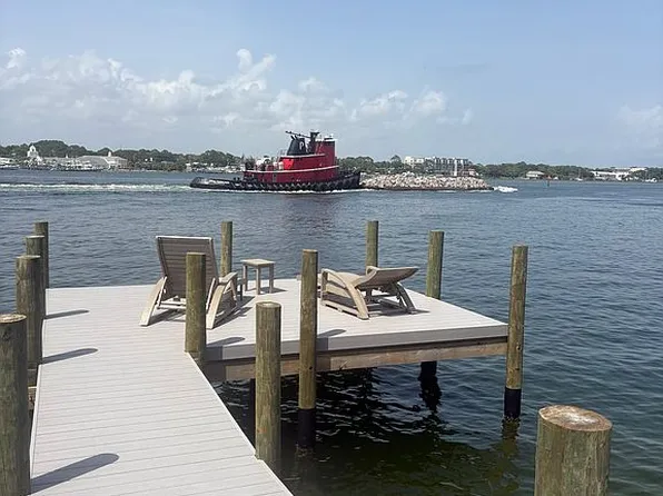 622 Pelican Dr, Fort Walton Beach, FL 32548