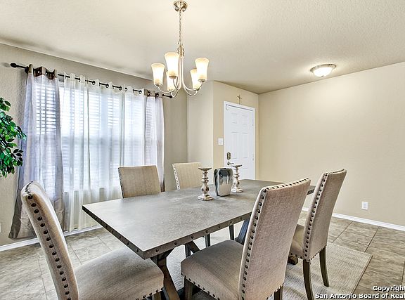 4th image of 6119 Hackberry Pond