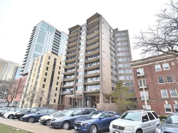 1919 N Summit AVENUE #1-B, Milwaukee, WI 53202