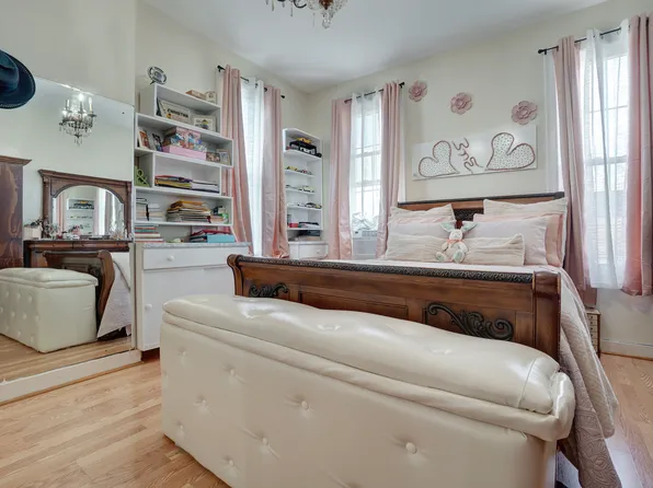 1144 Halsey Street image 17 of 23