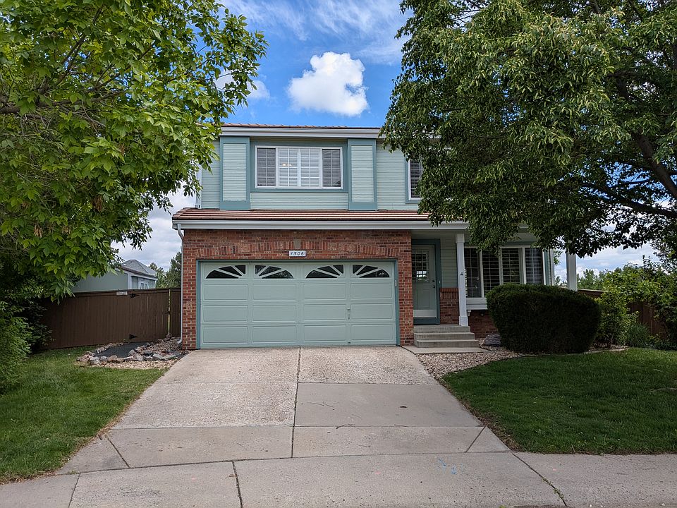 Front of the House - 2-car garage