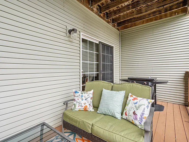 80 Circle Dr #5 — Photo 9