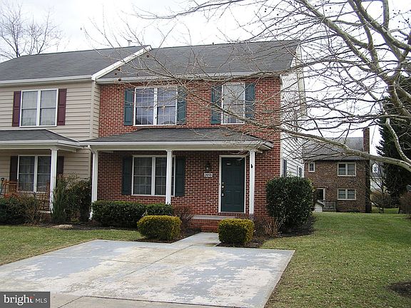 2nd image of 2050 Honeysuckle Ln