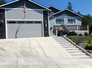 350 Avalon Ter, Eagle Pt, OR 97524