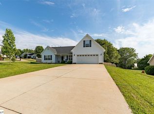 24 Whipple Ln, Taylors, SC 29687