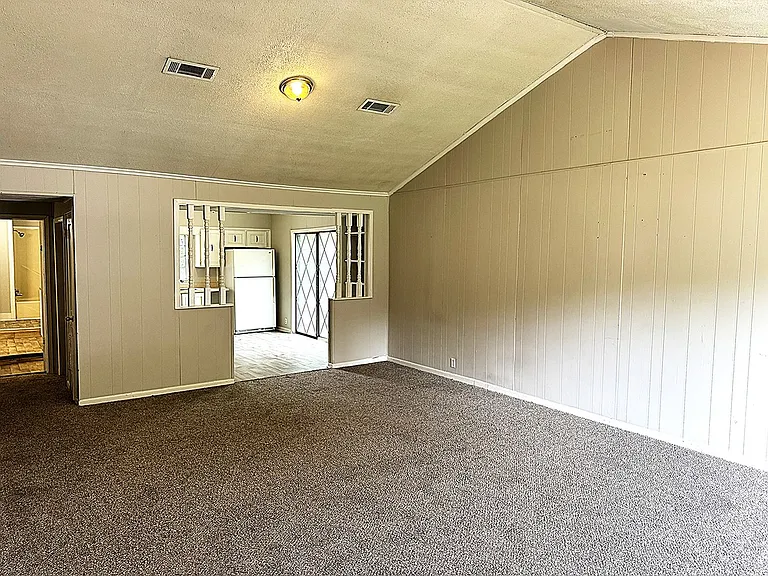 1231 Waller Ave — Photo 5