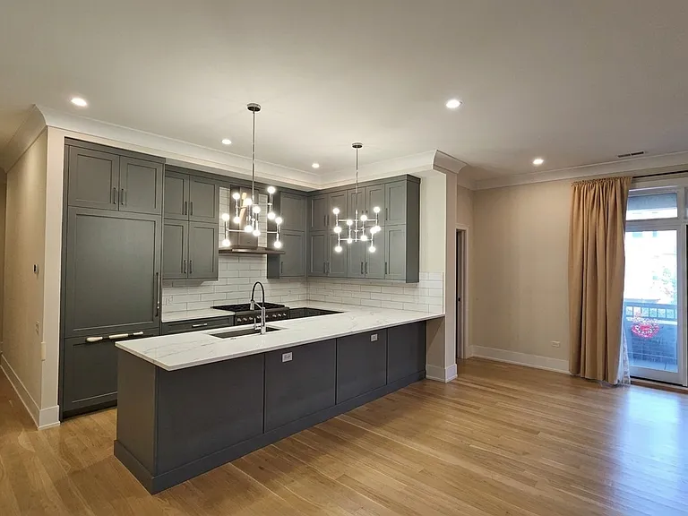 3154 N Southport Ave #202 — Photo 1