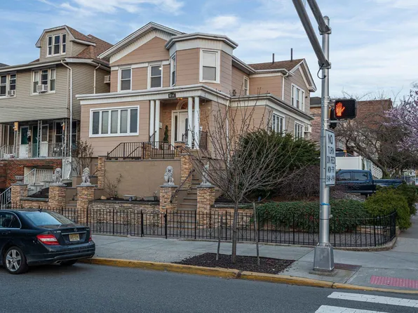 814 Kennedy Boulevard image 1 of 15