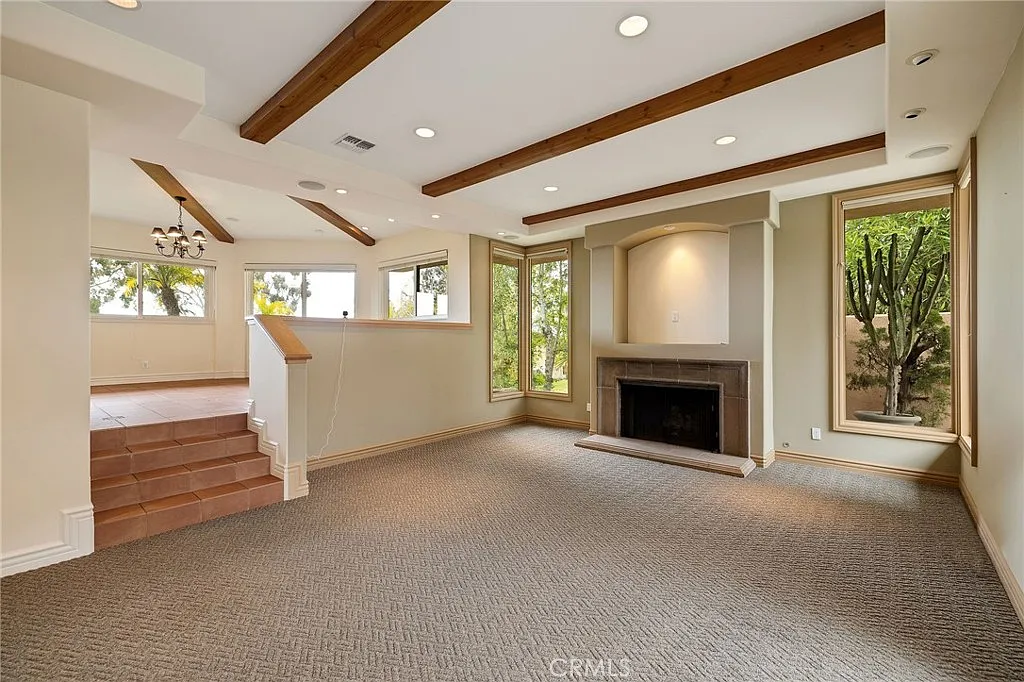 5 bed, 4251 sqft, $13,000 — Photo 3