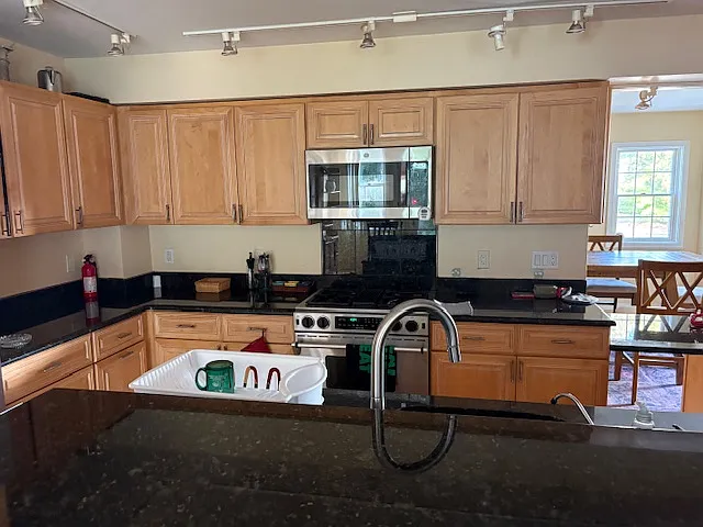 2 bed, 2.5 bath, 1434 sqft, $4,400 — Photo 2