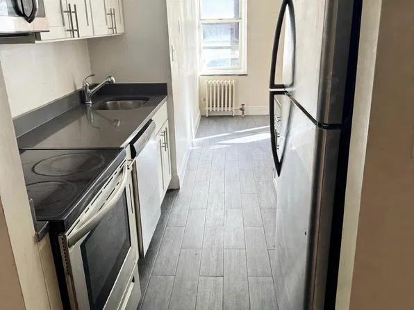 2686 Ocean Avenue image 1 of 5