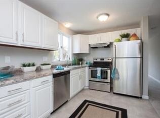 14 Sylvan St, Springfield, MA 01108