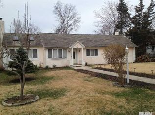 135 Zena Rd, Mattituck, NY 11952