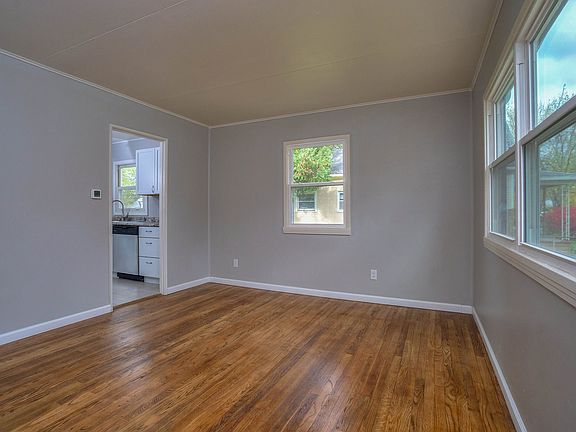 3rd image of 1021 S 32nd St