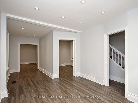 5th image of 7924 Kipling Ave