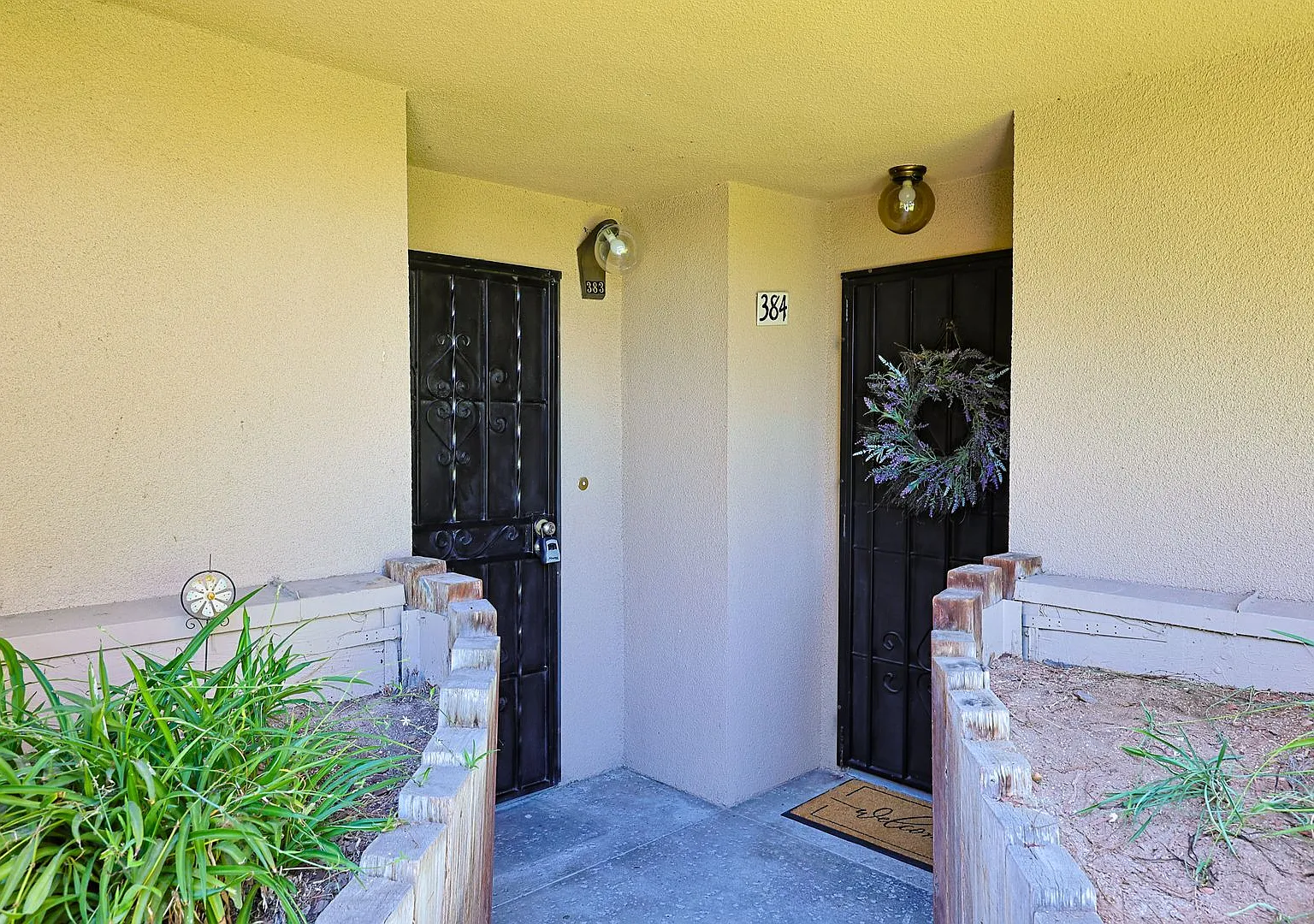 Beautiful 2-Bedroom, 2-Bathroom Corner Condo with Lake Views — Photo 3