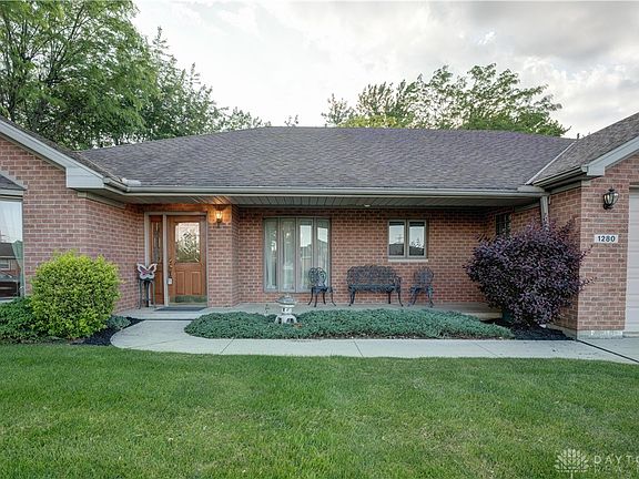 3rd image of 1280 Chippewa Dr