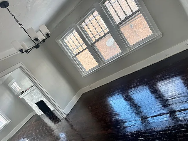 2 bed, 3240 sqft, $900 — Photo 4
