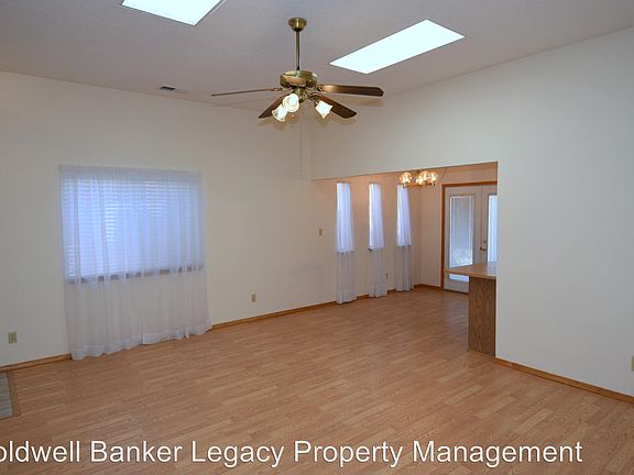 3rd image of 7319 Platero Pl NW
