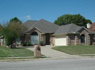 7813 Hightower Dr, North Richland Hills, TX 76182