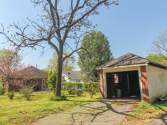 3rd image of 1539 Claiborne Pl